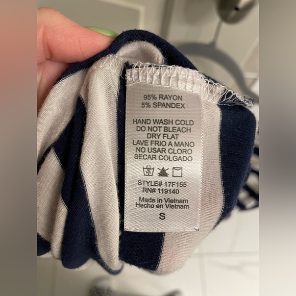 Pristine Condition Double Zero Small White & Blue Stripped Soft Top. 💙🤍 - Picture 4 of 4